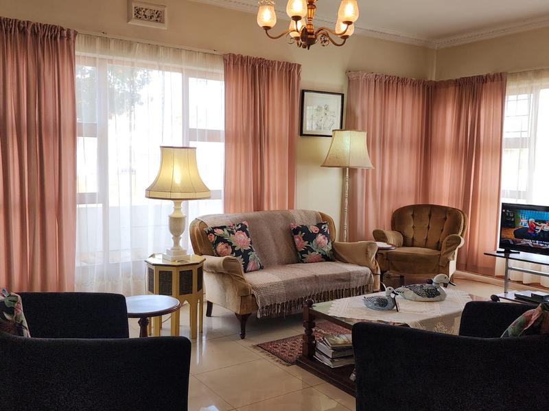 4 Bedroom Property for Sale in Gleemoor Western Cape